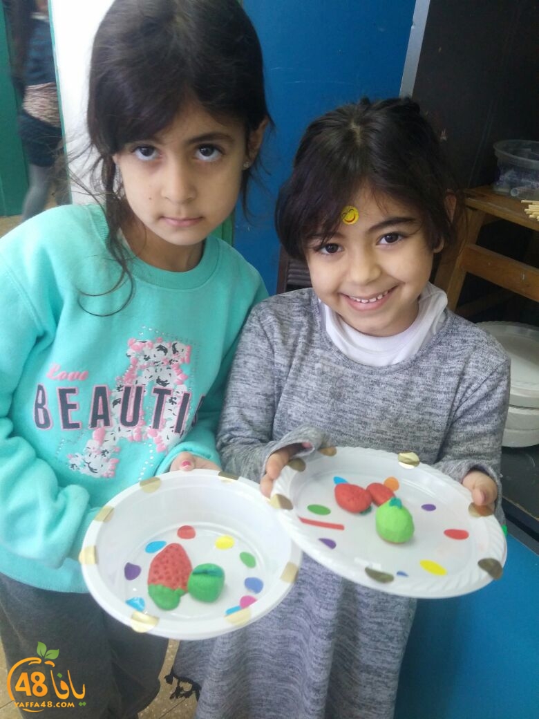 eating jamhriy yaffa (9).jpg